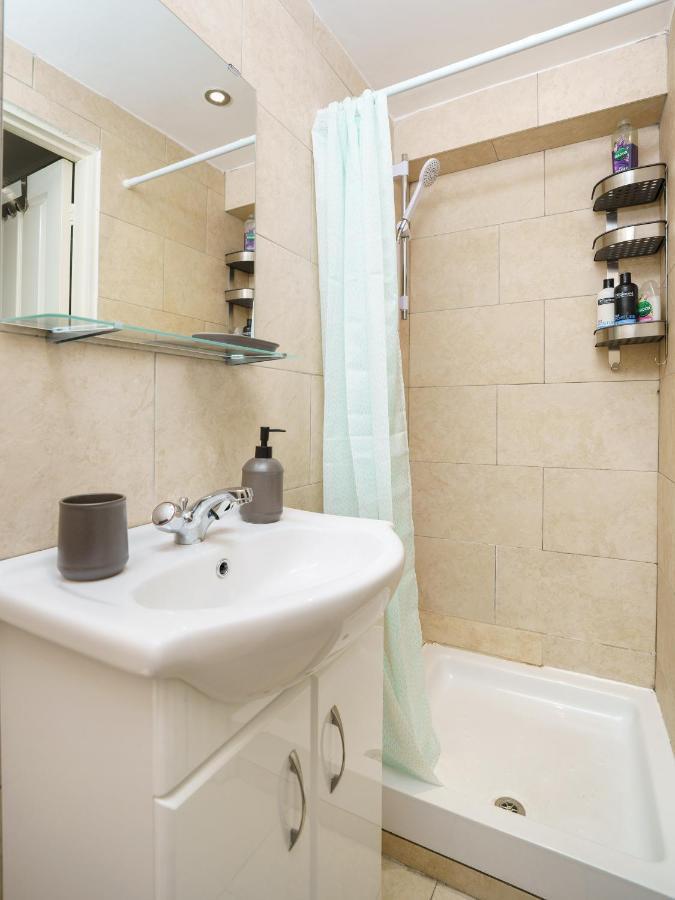 Kensington Nest Serviced Studio 2 London Bagian luar foto